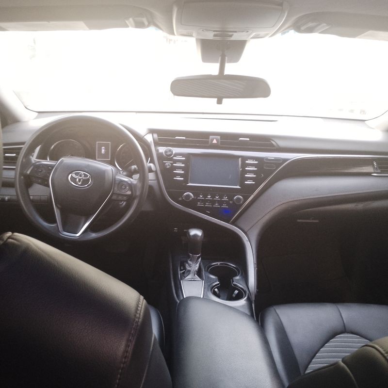 Thumbnail 4 of 2019 Toyota Camry Le